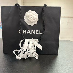 Medium Authentic Chanel Bag With Ribbon and Flower!!